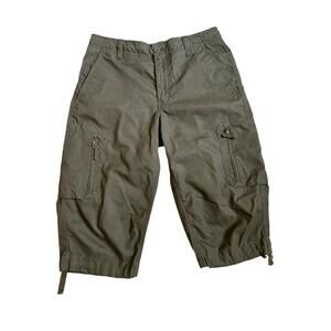 The North Face Cargo Olive Green Shorts size 32